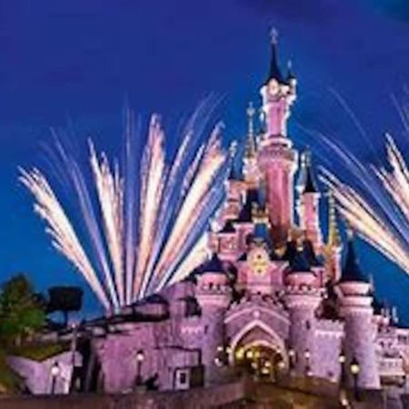 Proche Disney Et Paris - Studio Terrasse Et Parking Prive Montevrain Exterior photo