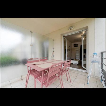 Proche Disney Et Paris - Studio Terrasse Et Parking Prive Montevrain Exterior photo